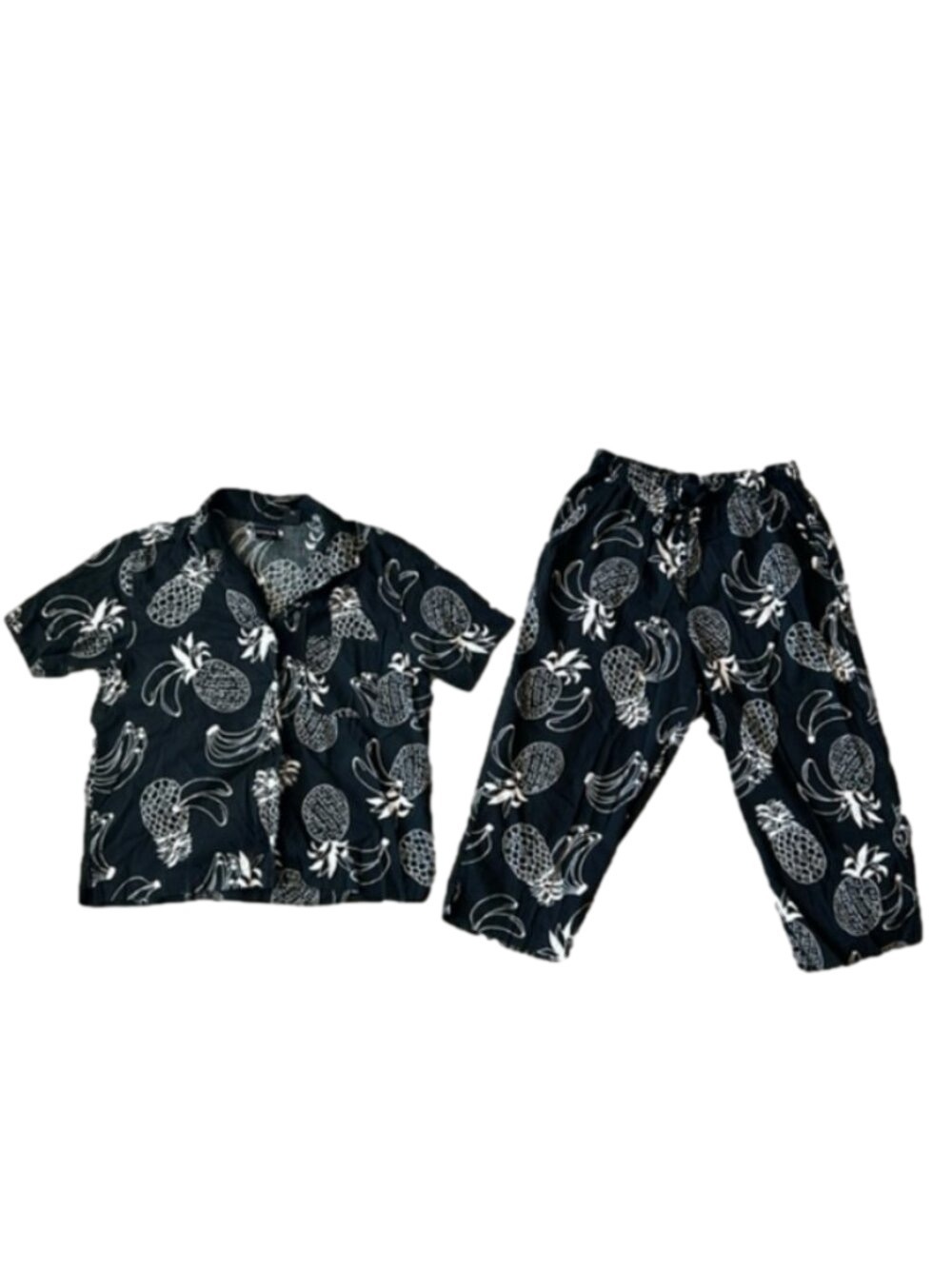 ERIKA Petite Black & White Tropical Fruit Short Sleeve and Capri Matching Set